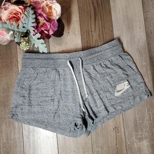 Nike Dri-Fit Gray Women's Vintage Gym Athletic Shorts Size Medium EUC